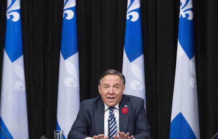 François Legault wants to identify business owners who do not speak French