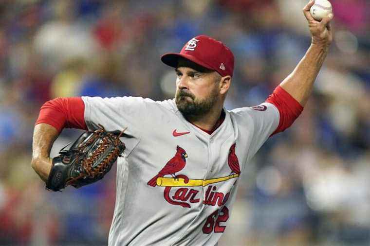 Free agent season begins |  Reliever TJ McFarland returns with the Cardinals