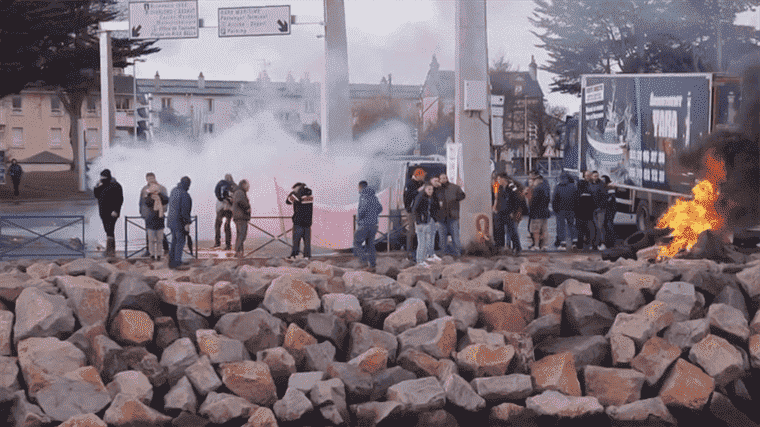 French fishermen blocked several ports and the entrance to the Channel Tunnel