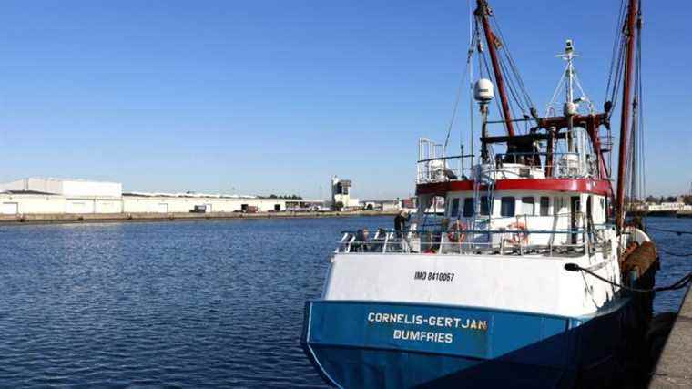 French fishermen will block three ports on Friday