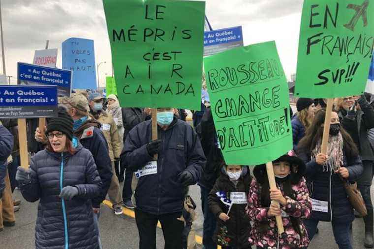 French language |  Demonstration in front of Air Canada offices in Montreal