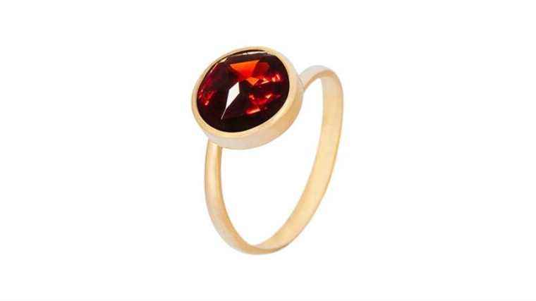 From November 8 to 12, on France Bleu Roussillon, win a magnificent Perpignan Garnet ring!