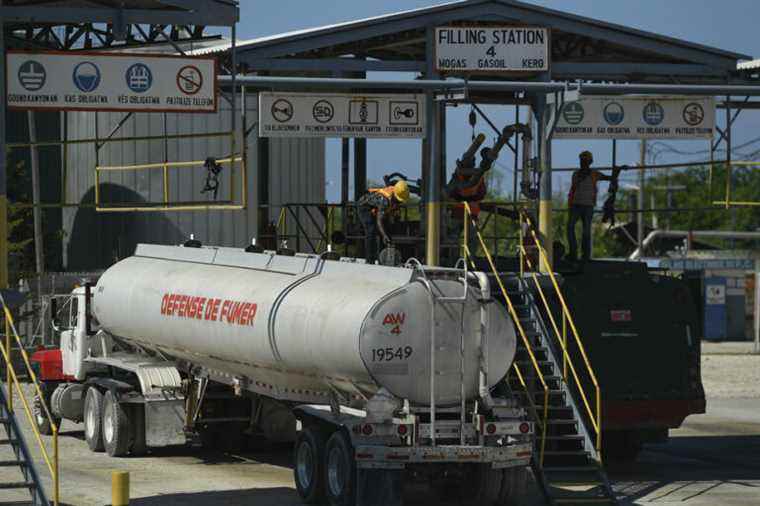 Fuel shortage in Haiti |  A gang leader helps supply hospitals, schools and businesses