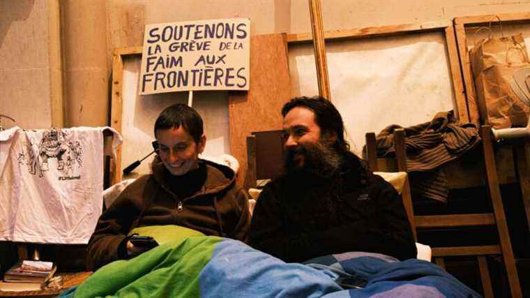 Go to mass on Youtube, the youth employment contract and in Calais, a hunger strike for migrants