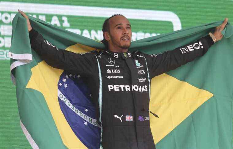 Hamilton wins Brazilian F1 Grand Prix