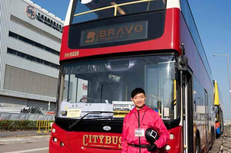 Hong Kong |  Sleep in a bus with no destination