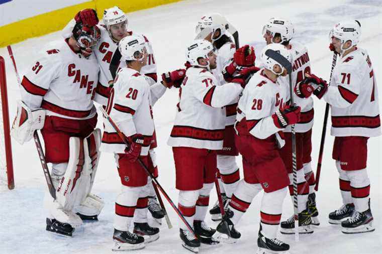 Hurricanes remain unbeaten in nine games