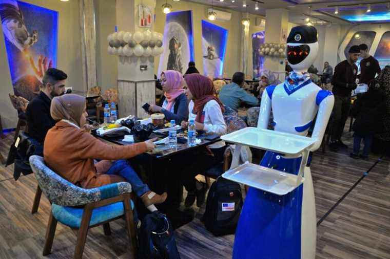 In Mosul, customers served by robots