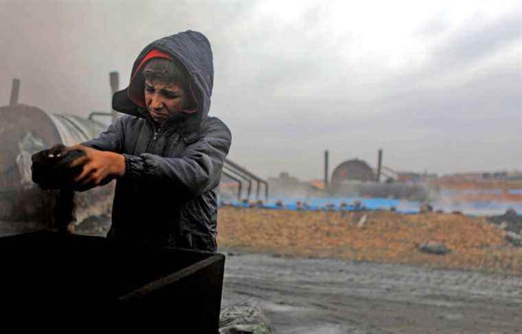 In scrap metal and refineries, the terrible child labor in Syria