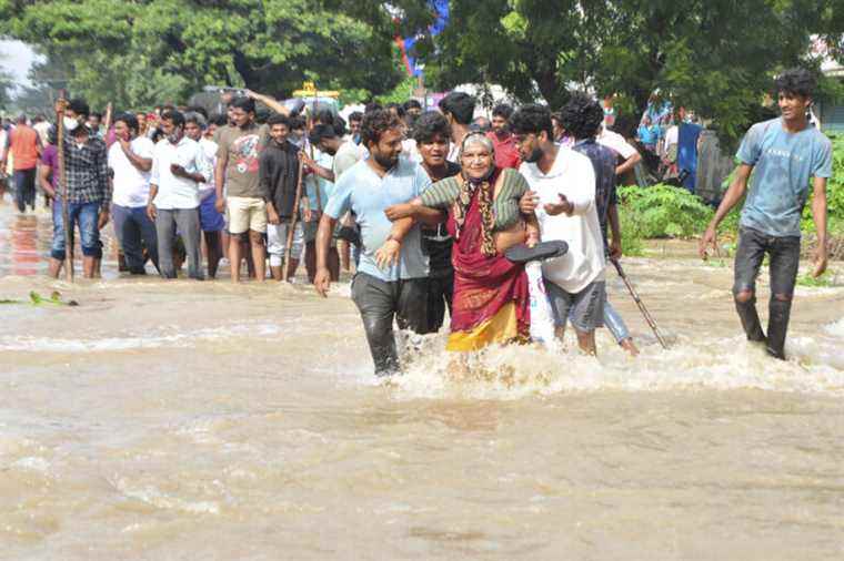 India |  Floods kill at least 30 people or go missing