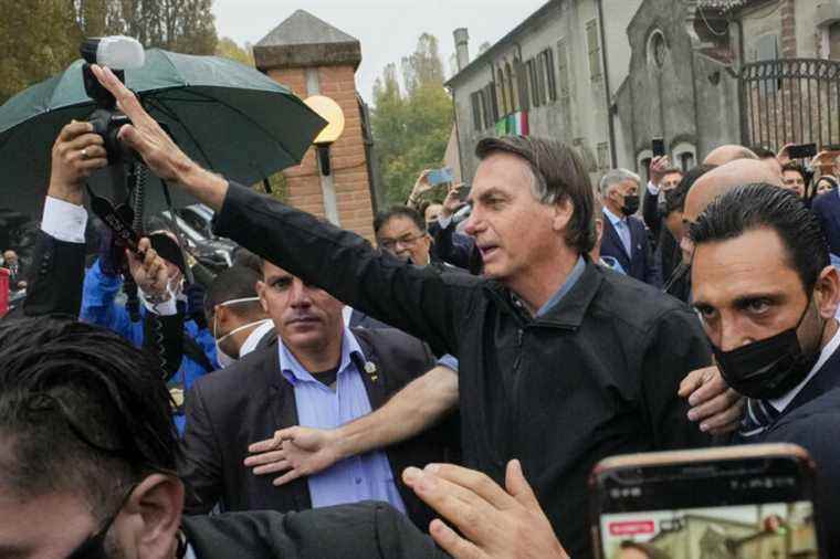 Italy |  A tribute to Jair Bolsonaro disturbed by protests