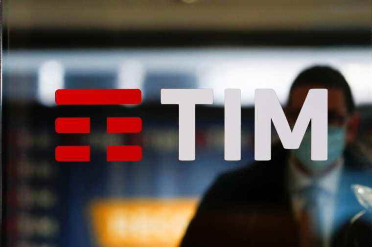 KKR offers 11 billion euros for Telecom Italia