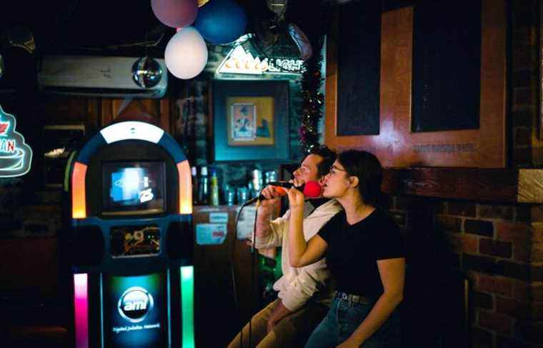 Karaoke and dance: softenings that come at the right time