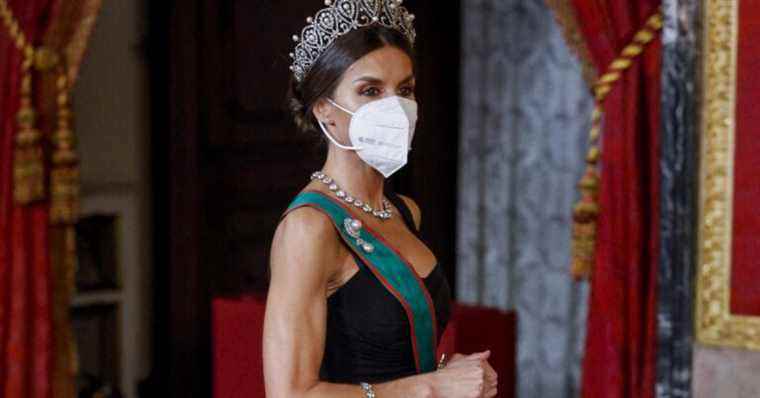 Letizia of Spain adorned with diamonds: the queen and her incredible tiara dazzle the palate