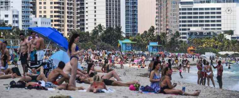 Life resumes in Florida with the arrival of snowbirds