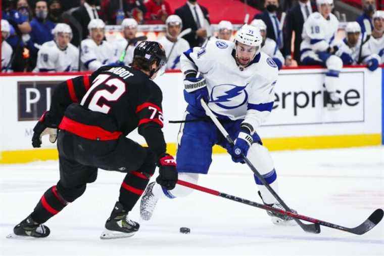 Lightning defeat Senators 5-3