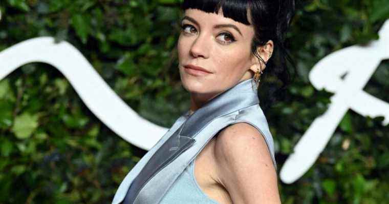 Lily Allen transformed: her bare back and protruding ribs draw attention on the red carpet