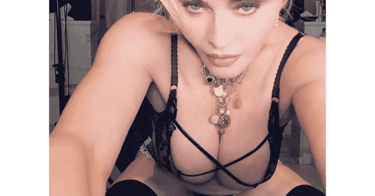 Madonna: Apparent nipple and well exposed posterior, it shocks Internet users