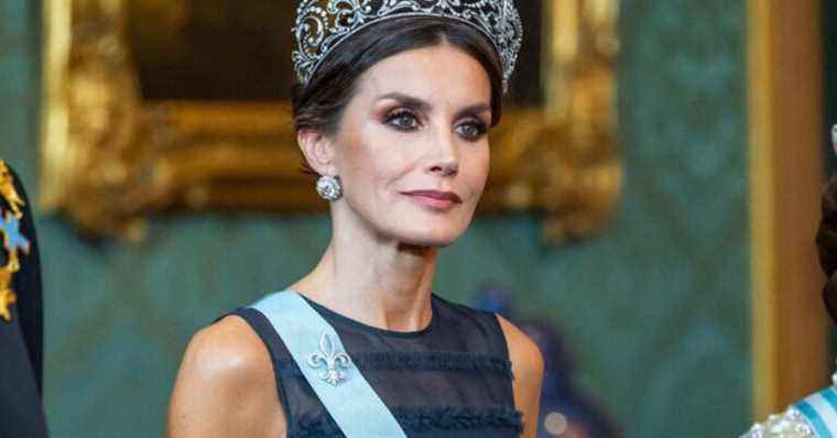 Majestic Letizia from Spain: XXL tiara and dress … H&M!  The queen is flawless