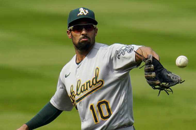 Marcus Semien signs long-term contract with Rangers