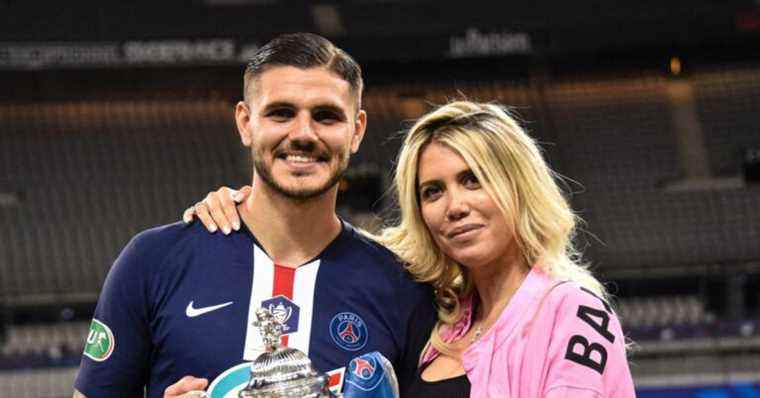 Mauro Icardi and Wanda Nara reconciled: languid kiss in front of the Eiffel Tower