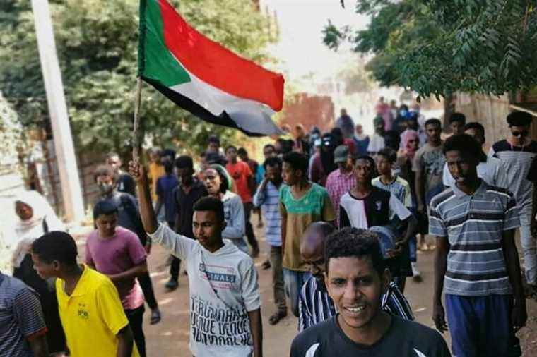 Military coup in Sudan |  Army releases ministers and promises government