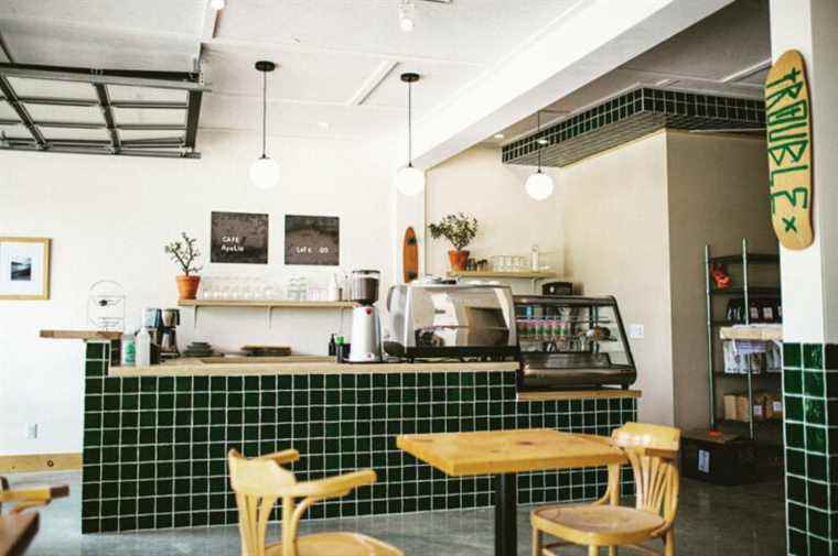 On the road |  Café Apollo: charming village café