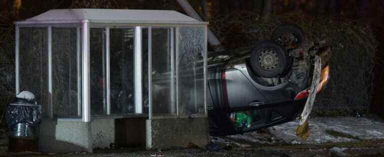 [PHOTOS] Pointe-Claire: unscathed after a spectacular accident