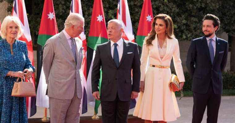 Prince Charles and Camilla on a trip to Jordan: it’s Queen Rania who takes the wheel!