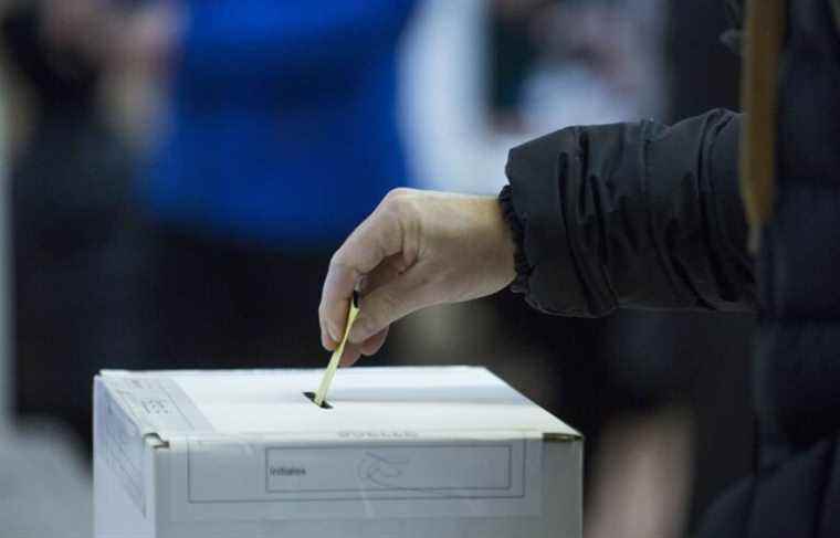 Quebecers are called to the polls to choose their elected municipal officials