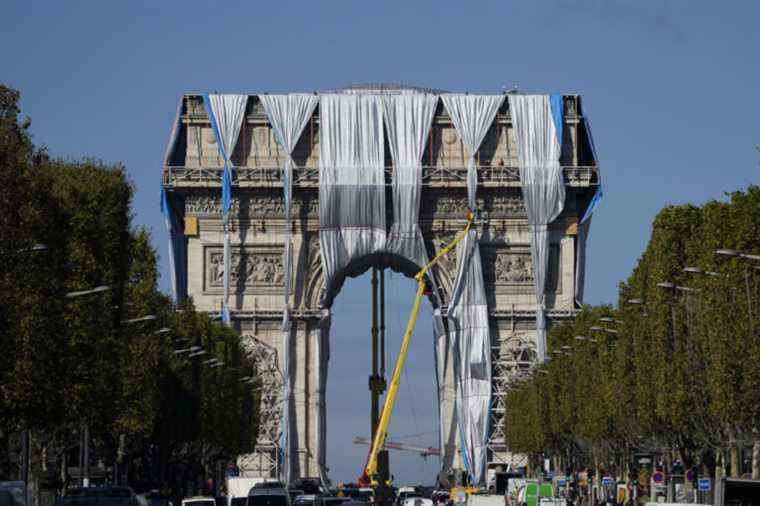 Six million visitors to the Arc de Triomphe enveloped