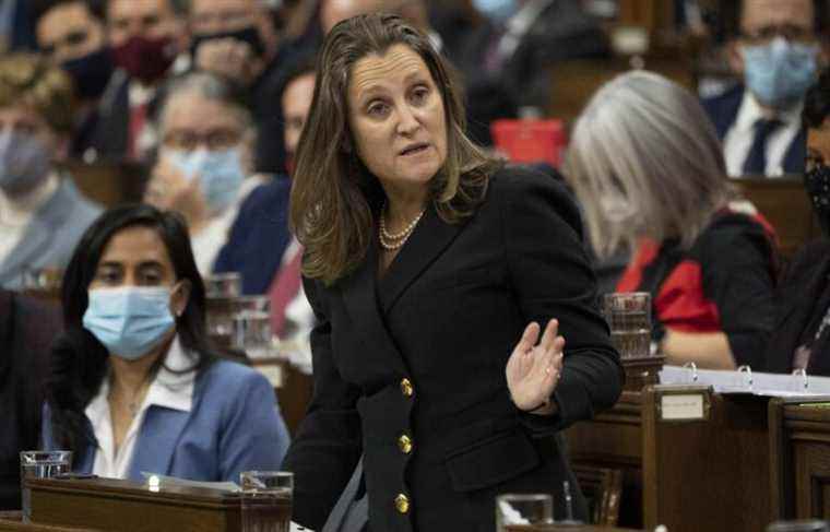 Softwood lumber: Minister Freeland talks about retaliation against the United States