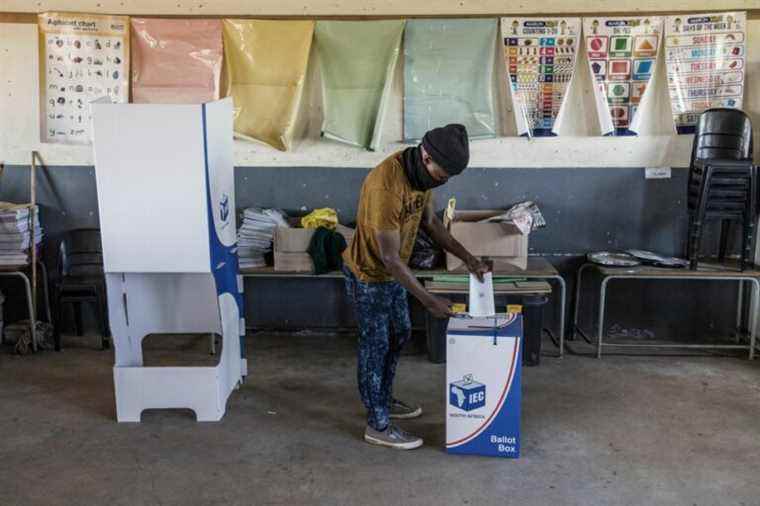 South Africa |  Worst ANC electoral score, below 50% in municipal elections