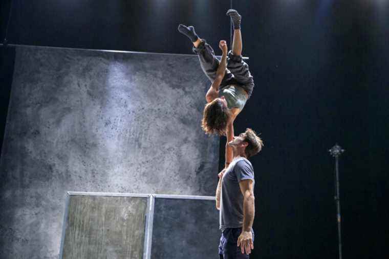 Stage echoes |  Cirque Barcode: memory in motion