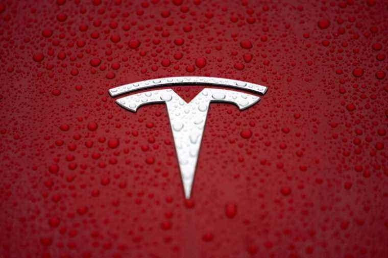 Return to normal in progress at Tesla after server failure