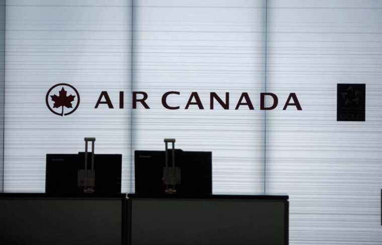 The boss of Air Canada speaks only in English, the outcry is unanimous