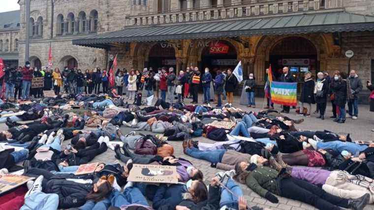 The demonstration against gender-based and sexual violence looks like 400 people in Metz