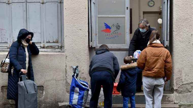 The health crisis has not worsened poverty in France, according to INSEE