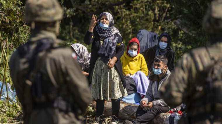 thousands of migrants trapped on the border between Poland and Belarus