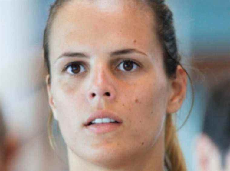 Thrown like a mess, this ex of Laure Manaudou swings hard!