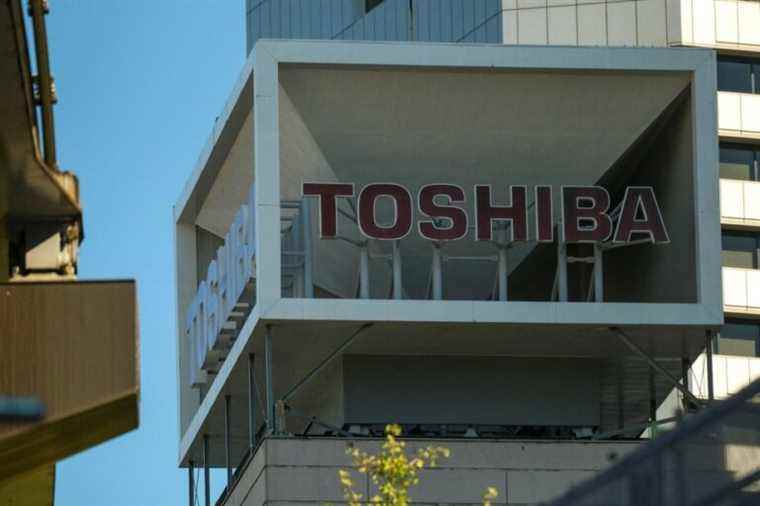 Toshiba confirms its plan to split into three companies