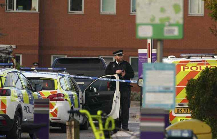 United Kingdom: British anti-terrorism arrests three men after deadly explosion