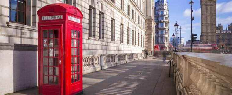 United Kingdom: thousands of red telephone boxes saved