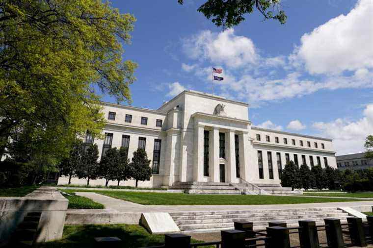 United States |  The Fed begins to cut its economic aid