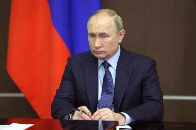 Vladimir Putin calls on Armenia and Azerbaijan to ease tensions