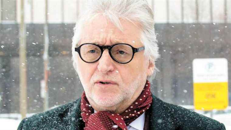 Who are the six women pursuing Gilbert Rozon?