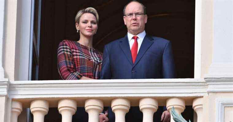 Will Charlene of Monaco return to live in the palace with Albert?  A close balance!