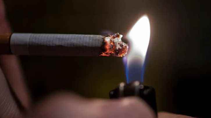 “You feel guilty when you burn your cigarette” confides a Tourangelle