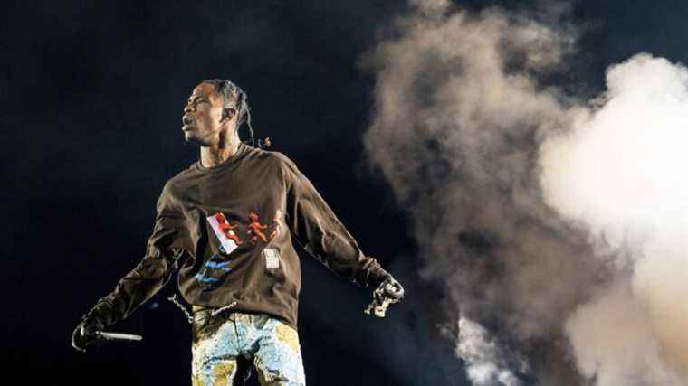 at least eight dead and several injured after crowd movement during the Astroworld music festival