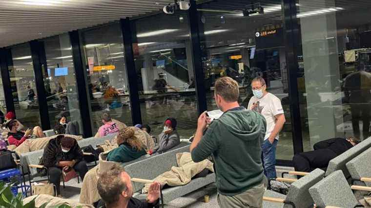 flight to Amsterdam from South Africa “is a ticking time bomb”, passenger warns